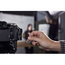 KINGSTON Canvas React Plus V60 128GB UHS-II Memory Card