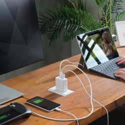 J5CREATE JUP3565CV-N 65W GAN USB-C 3-Port Travel Charger