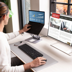 J5CREATE JTS327-N Multi-Angle 4K Docking Station